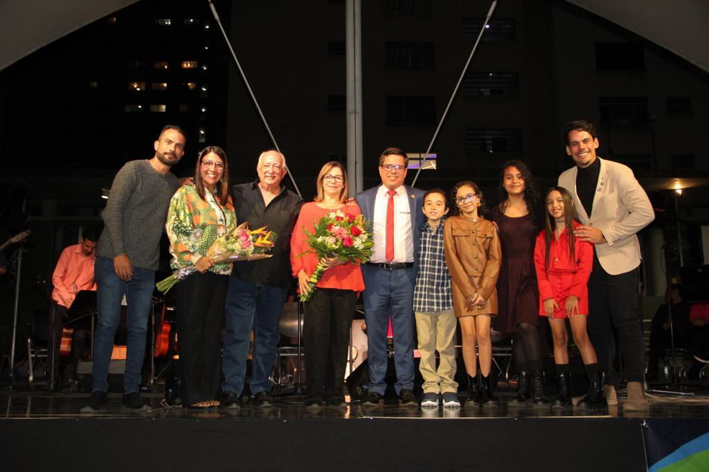 La obra está disponible gratuitamente para su disfrute online o para su descarga en la bio de la cuenta Instagram @banplusonline