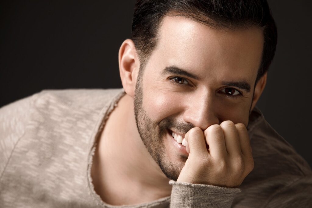 Manny Cruz lanzó su álbum "Cuatro 26"