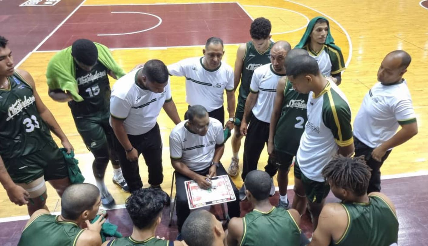 Sebastian Cano Caporales: Libertadores, Cimarrones y Pioneros ganan en jornada de buen baloncesto