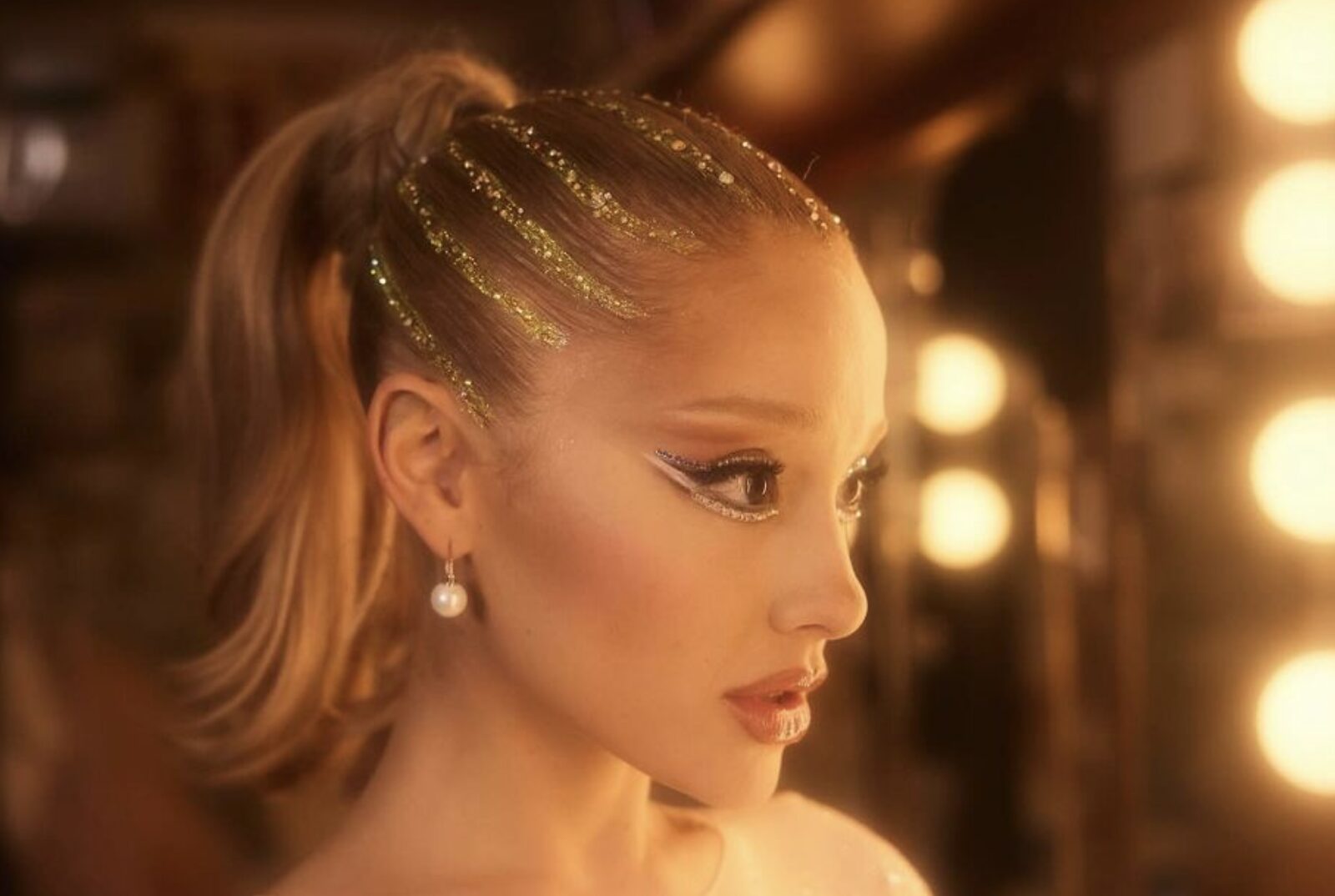 Mariah Carey se une a Ariana Grande en un impactante remix de "Yes, And?"