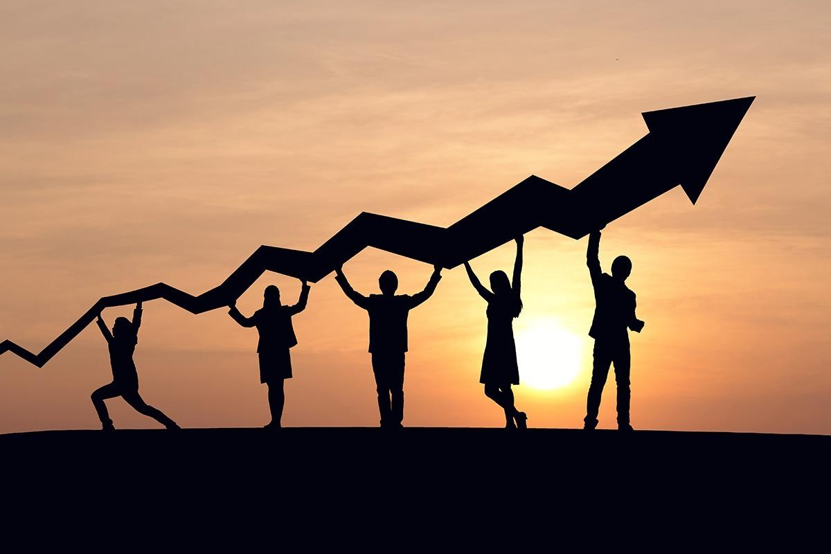 Oswaldo Karam | Los Beneficios del Trabajo en Equipo para el Desarrollo Personal: Cómo Colaborar puede Afectar tu Crecimiento