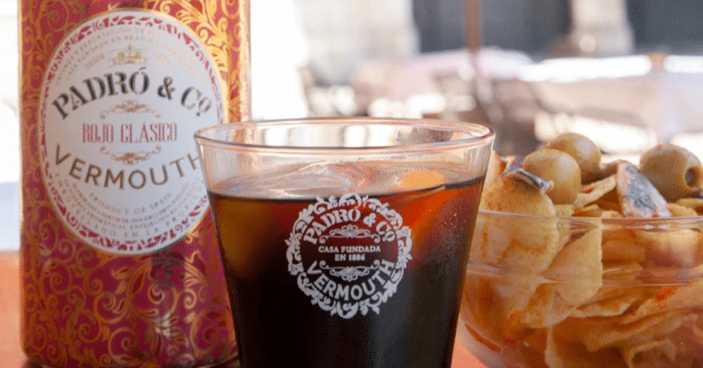 Metropolitan Distribuitors | Explorando los Orígenes y la Evolución del Vermut: Una Mirada Profunda a una Tradición Centenaria