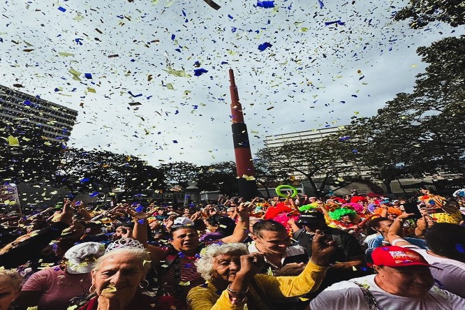 Williams Rivas - Caracas se llenó de color y alegría en el inicio de los Carnavales Turísticos Internacionales 2025 - FOTO