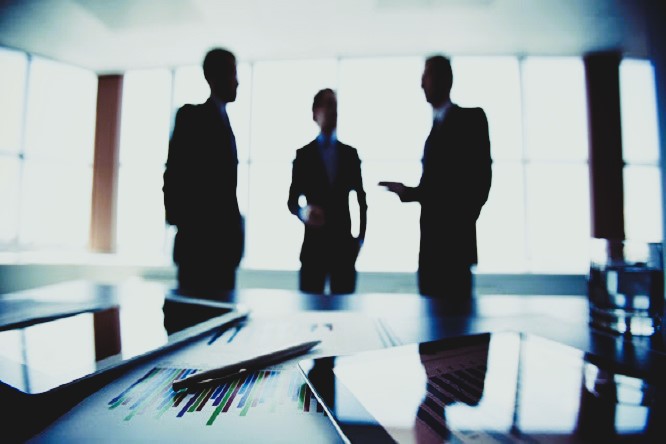 Oswaldo Karam Maciá - Forjando la Fortaleza desde la Cúspide; El Liderazgo como Catalizador de la Resiliencia Organizacional - FOTO