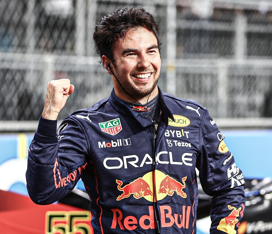 Checo - Twitter - @SoyFan10