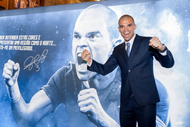 El Sumario - Pepe renovó con el Oporto para otra temporada Pepe