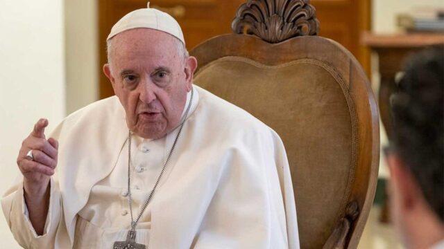 El Sumario - Papa Francisco intercedió por los migrantes en Europa Europa