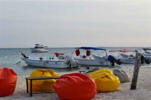 Imagen4 300x199 - Los mejores lugares para practicar deportes de aventura en Los Roques