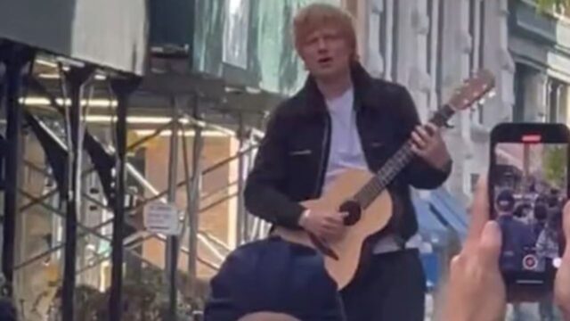 El Sumario - Ed Sheeran sorprendió a todos con concierto sobre un auto en Nueva York Ed Sheeran