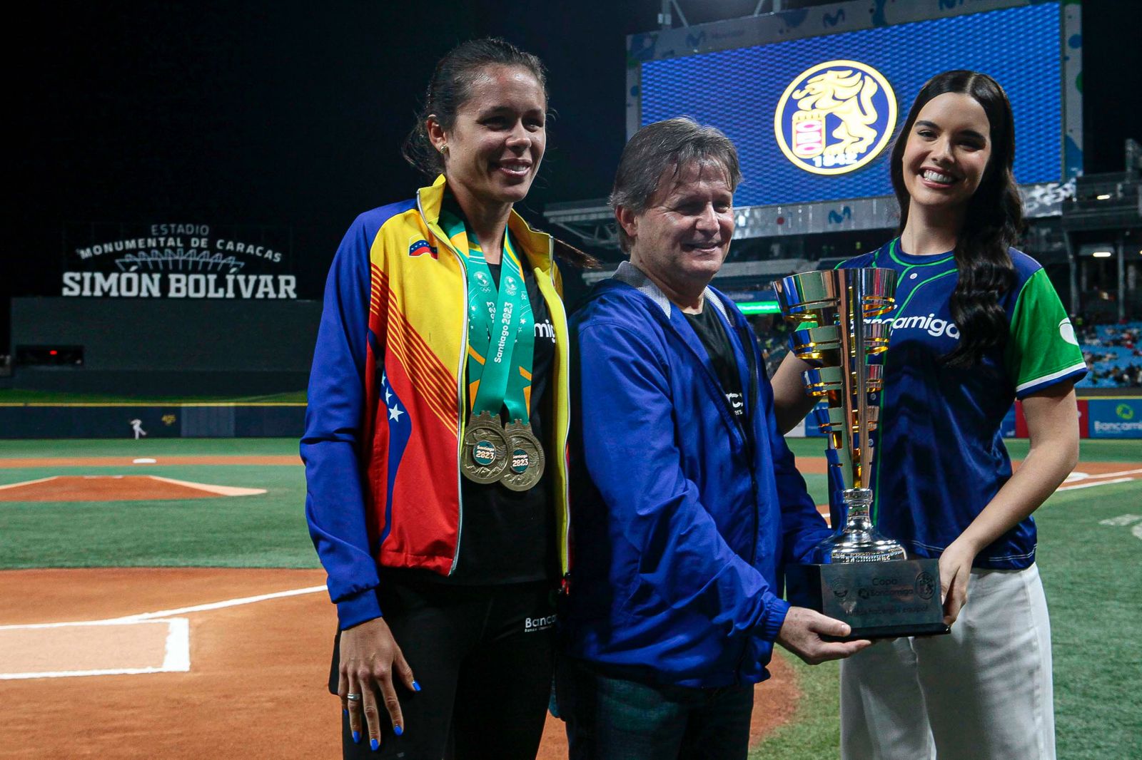 La Copa Bancamiga resultó un emocionante duelo entre los eternos rivales de nuestra pelota