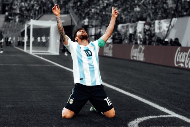 El Sumario - Subastan por US$ 7,8 millones camisas que Messi usó en Catar 2022 Lionel Messi