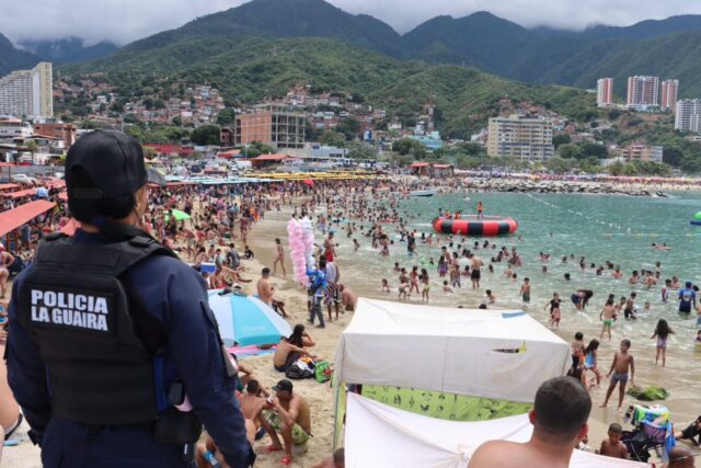 El Sumario - Más de 15 millones de venezolanos se movilizaron durante el asueto decembrino La Guaira - Playa