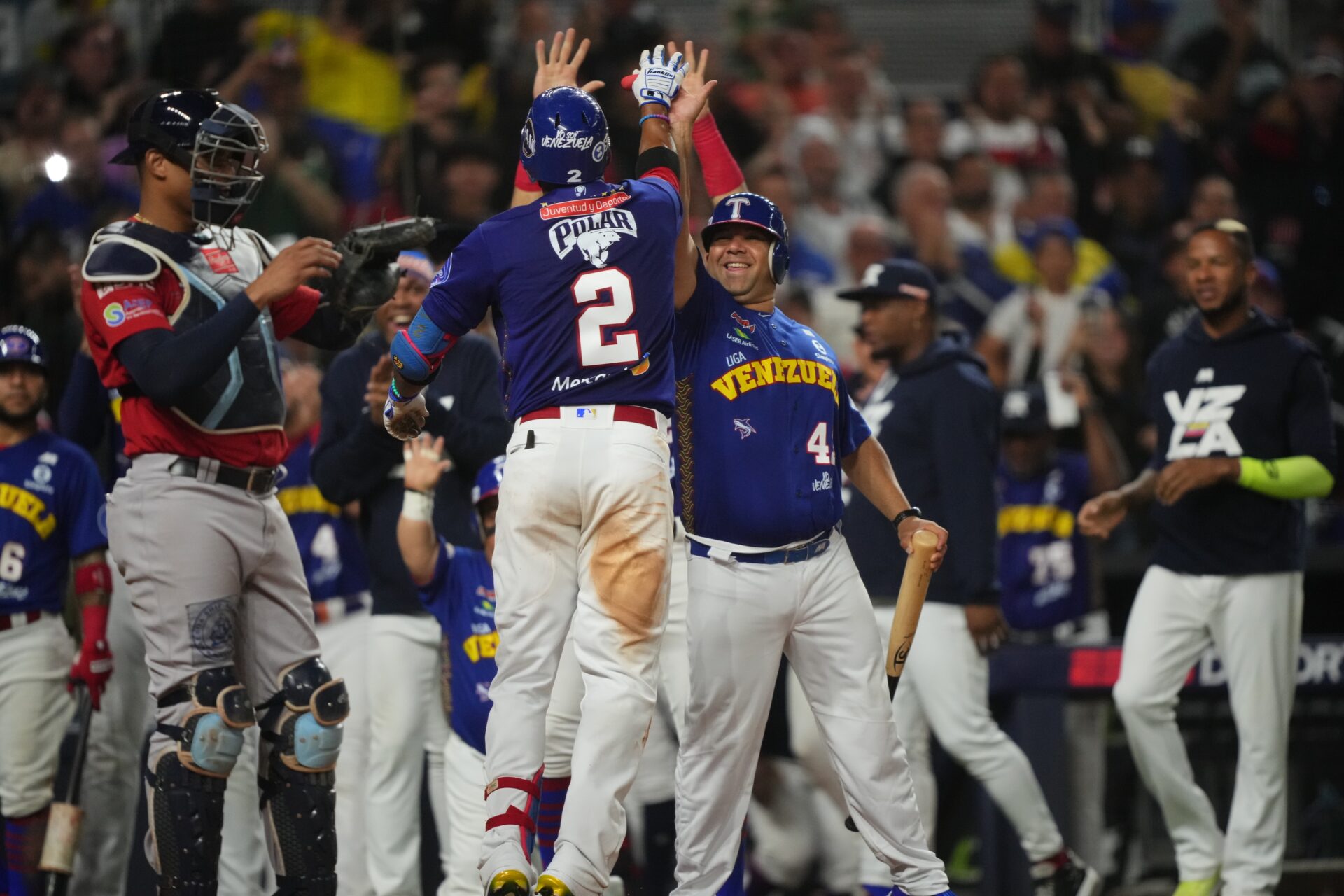 Tiburones aseguró su pase a las semifinales de la Serie del Caribe