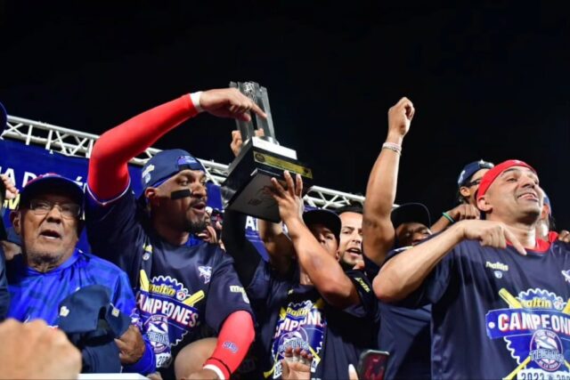 El Sumario - Tiburones llevará a 10 refuerzos a la Serie del Caribe Miami 2024 Tiburones de La Guaira - campeones de la LVBP