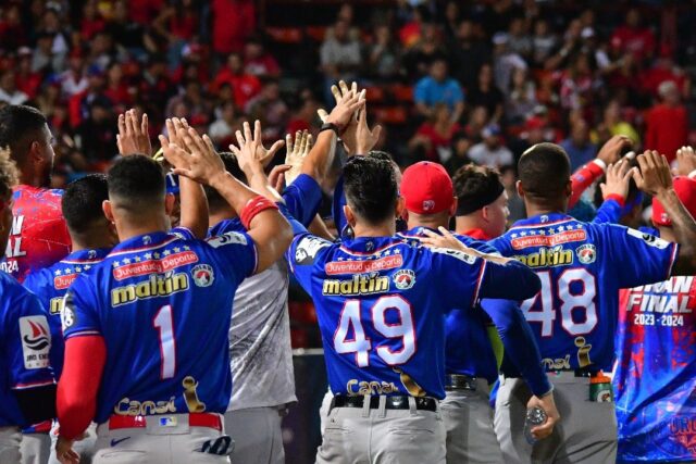 El Sumario - Tiburones reveló el roster para la Serie del Caribe Miami 2024 Tiburones de La Guaira