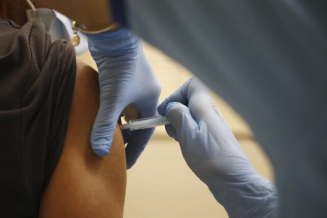 El Sumario - Estudio resalta eficacia de vacunar conjuntamente contra el covid-19 y gripe vacuna covid-19
