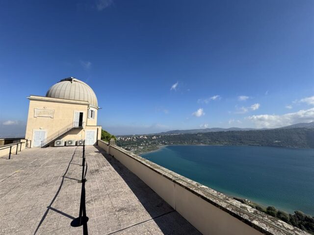El Sumario - El cosmos podrá verse desde telescopios en el Vaticano Castel Gandolfo