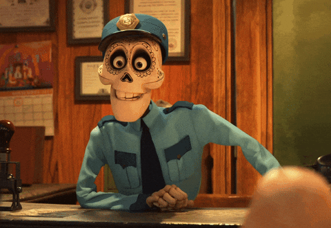 policía de la película de Coco sorprendido por la acusación de Epic Games a Google y Apple.- Blog Hola Telcel 