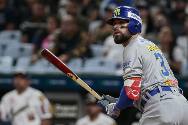 El Sumario - Renato Núñez empató registro jonronero del Magallanes Renato Núñez