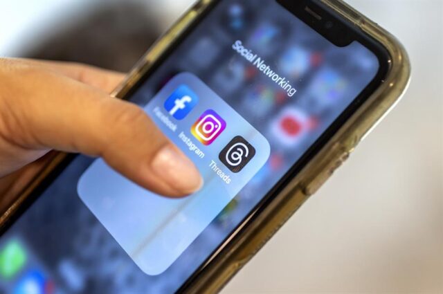 El Sumario - Meta ajusta su estrategia publicitaria por regulaciones Meta