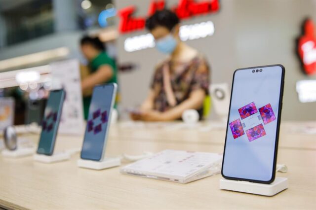 El Sumario - Huawei lanza sistema operativo propio Huawei